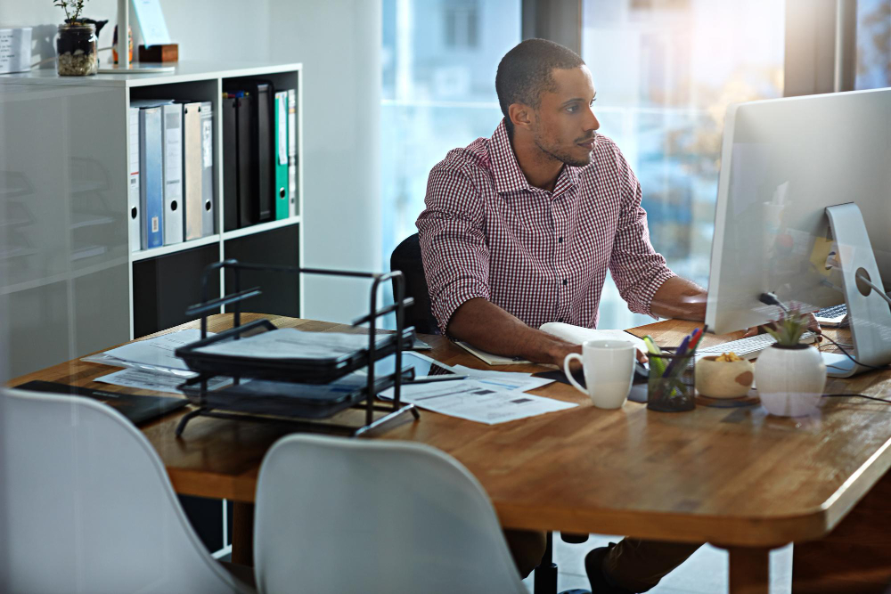 4 Best Hot Desk Booking System Comparison & Rankings for 2025 Best Hot Desk Booking System